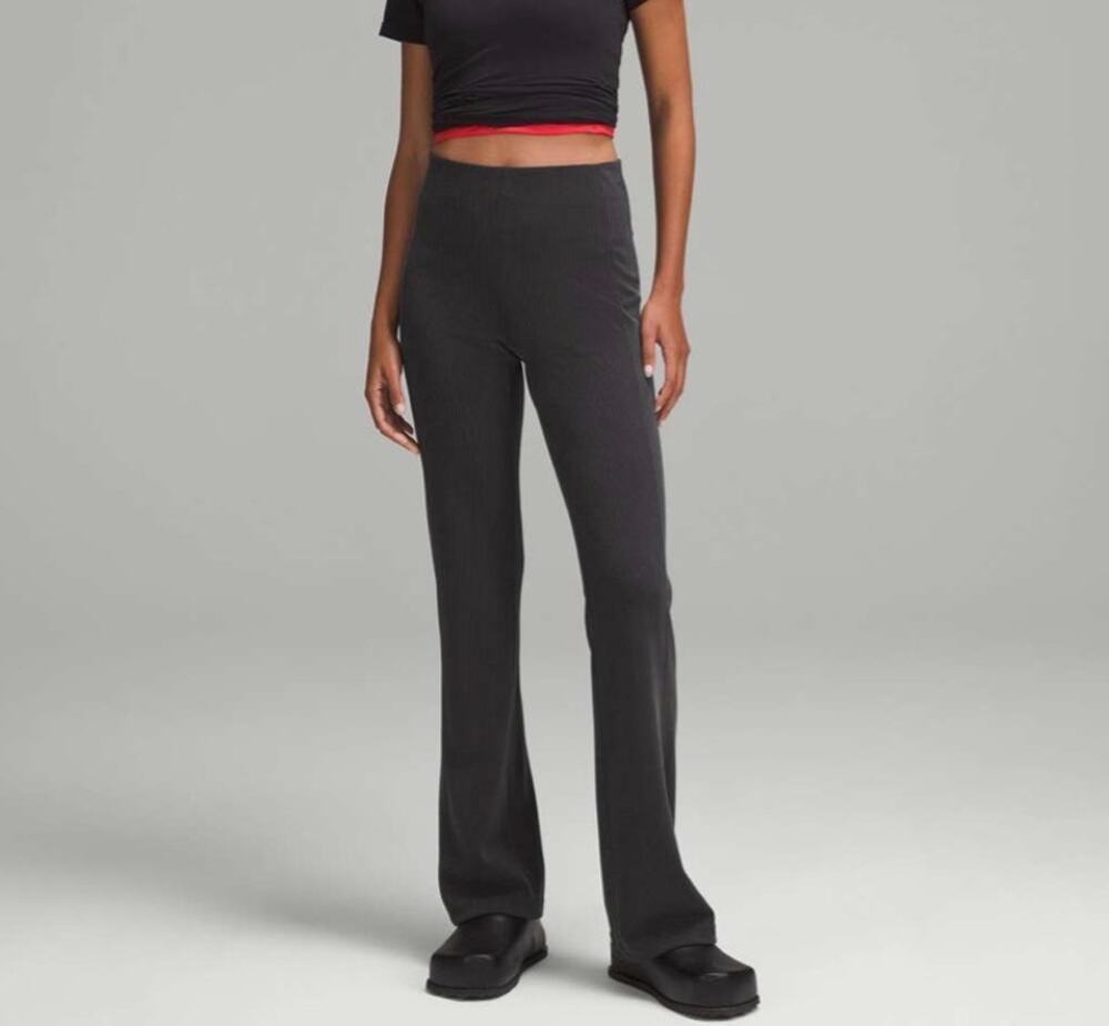 Lululemon Ribbed Softstreme Flared Pants Black Size 6 Regular High Rise